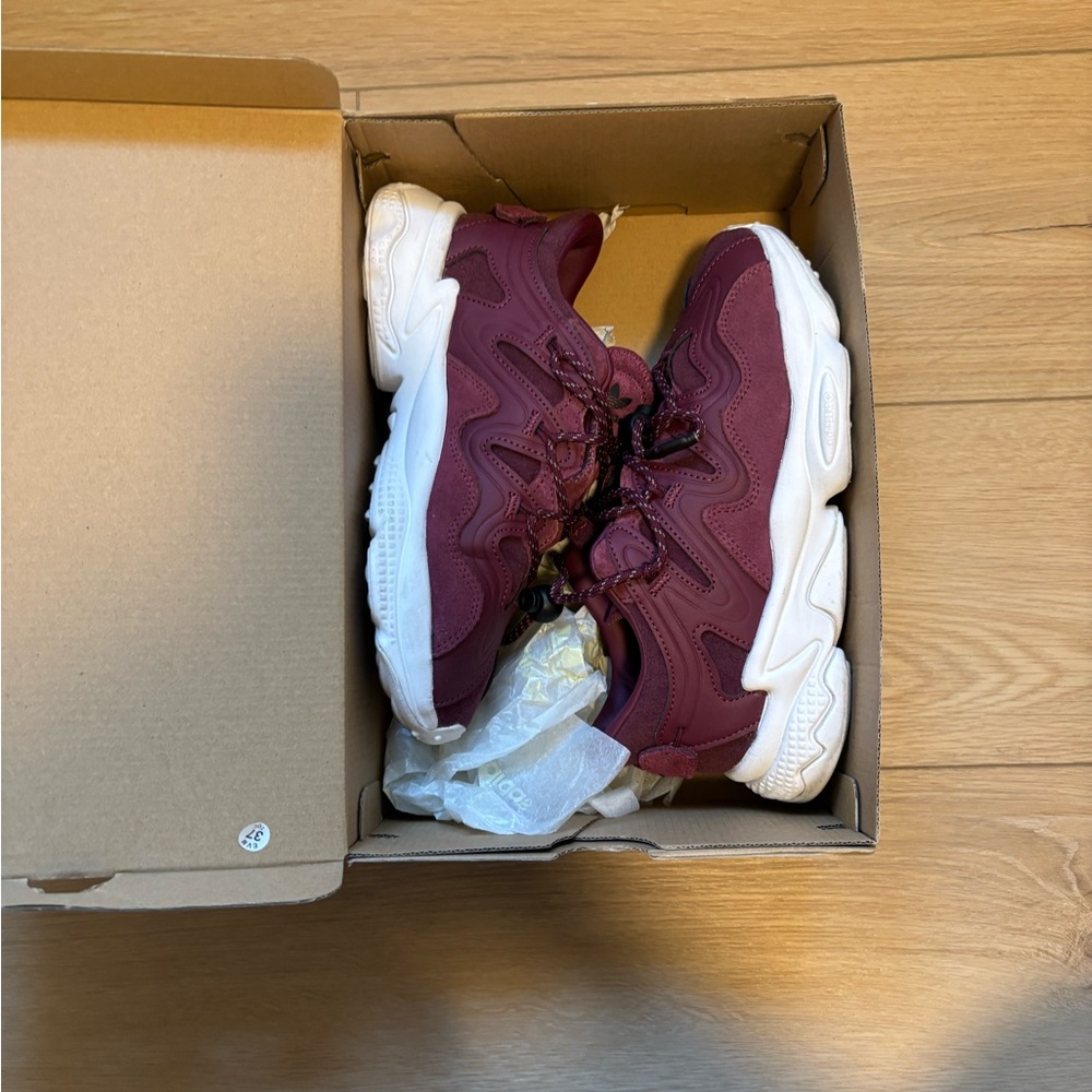 Adidas OZWEEGO Plus - GREAT CONDITION - size 5